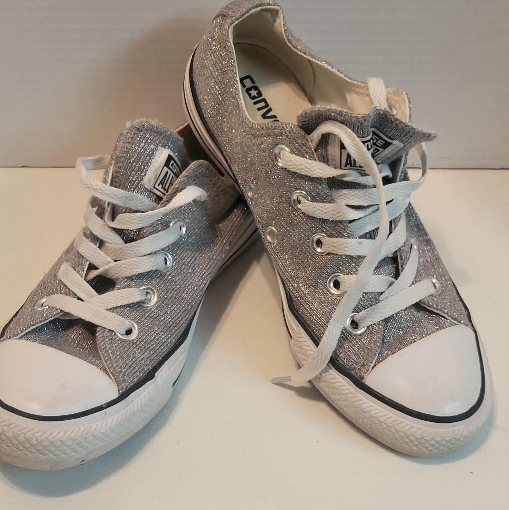 Converse Allstars Women Size 6